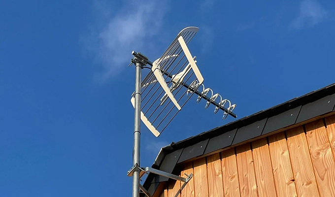 large choix d'antennes TNT, satellites et décodeurs